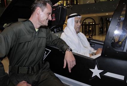 شركة IWC Schaffhausen تحيي معرض Top Gun في دبي مول